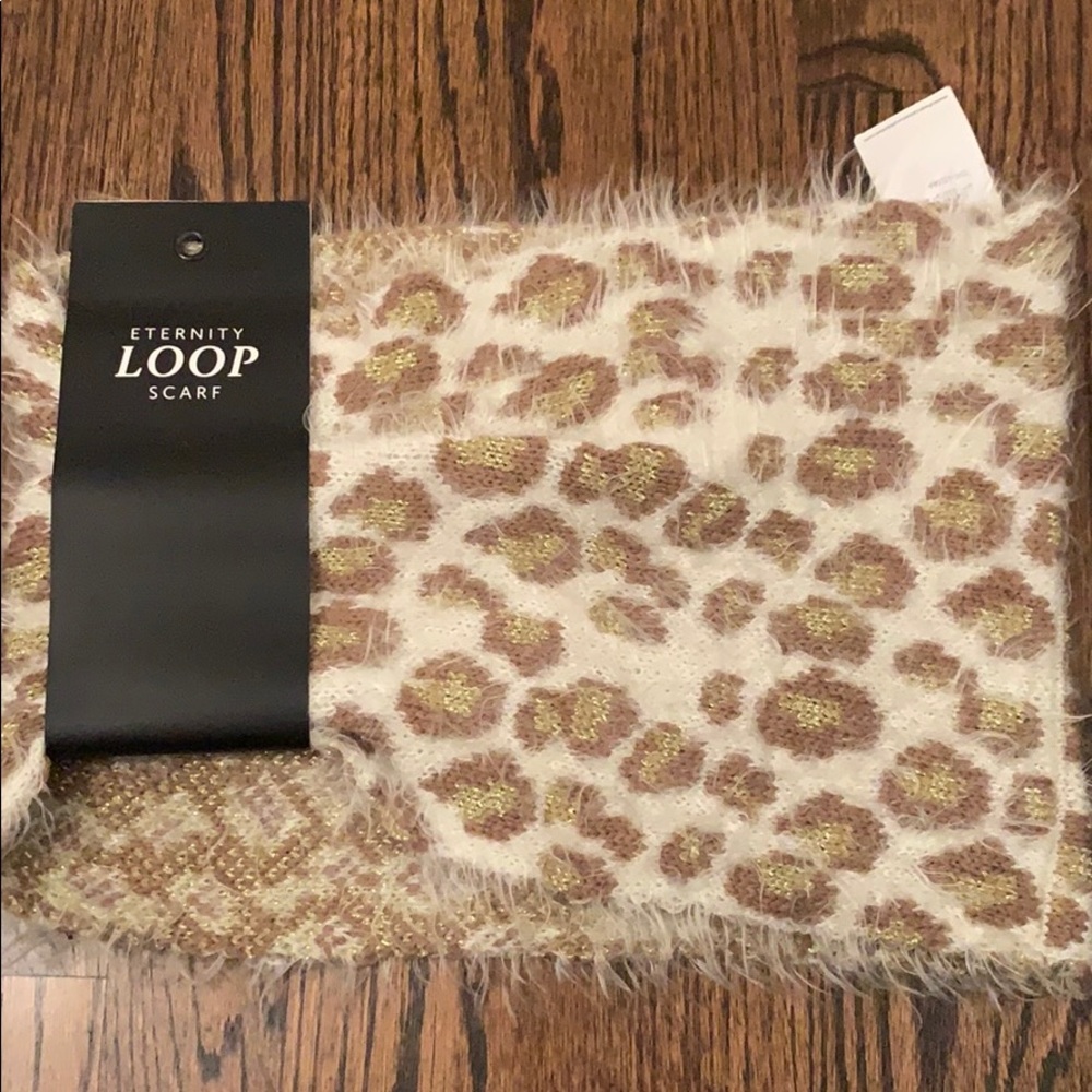 Loop scarf animal print